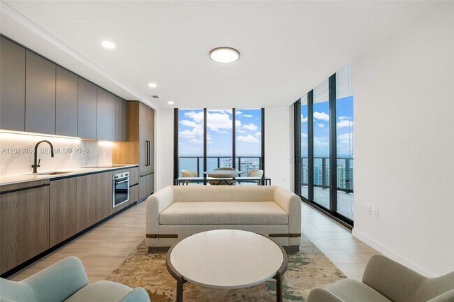 580 72nd St Unit PH02
