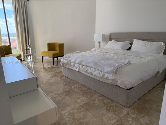 Photo - 3610 Yacht Club Dr Unidad 713