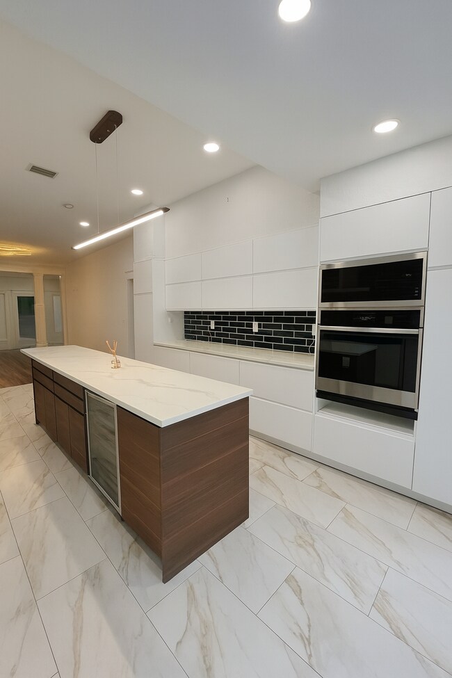 Photo - 130 SW 1st Ave