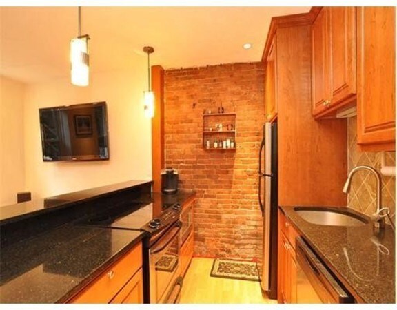 Photo - 124 Chandler St Townhome