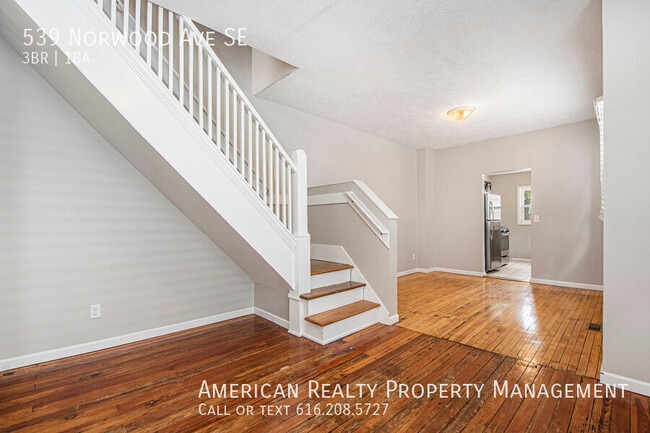 Photo - 539 Norwood Ave SE