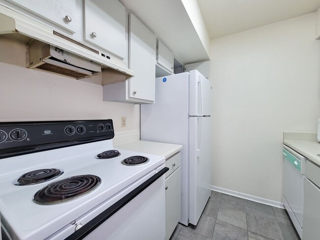 Photo - Two Bedroom Condo Near Med Center!