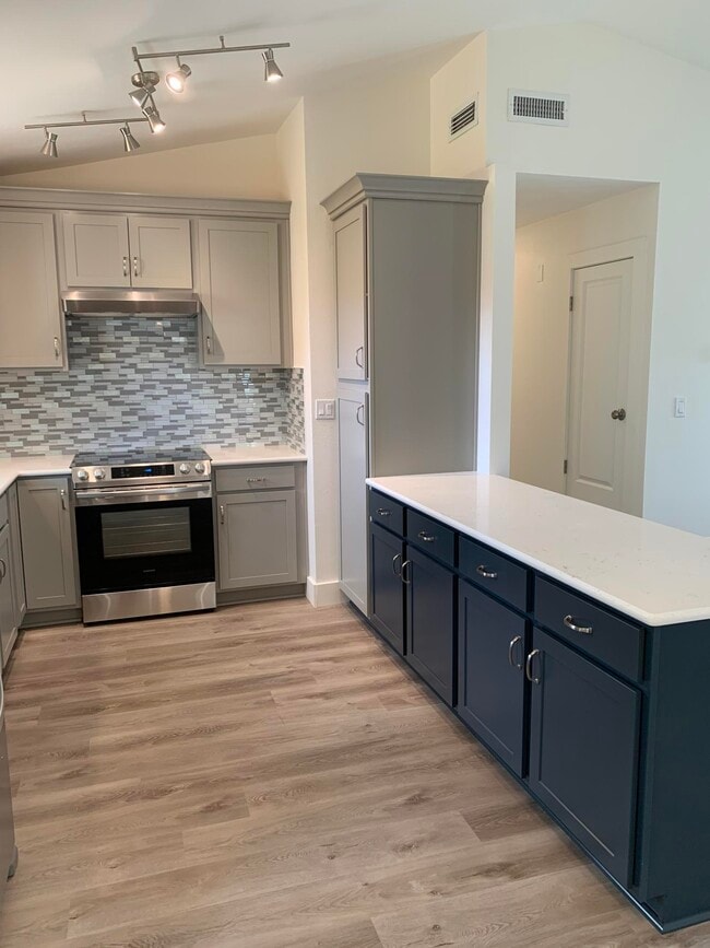 Photo - 1425 Mixon Dr