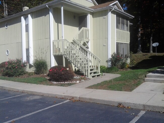 Photo - 110 Heywood Rd Unidad 19d