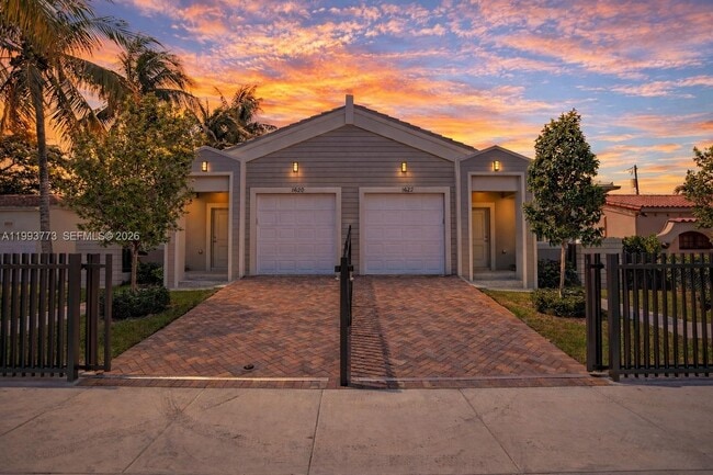 Building Photo - 1620 NW 31st Ave Unit A