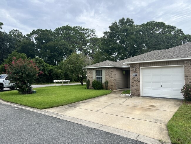 Photo - 1207 Chimera Ln