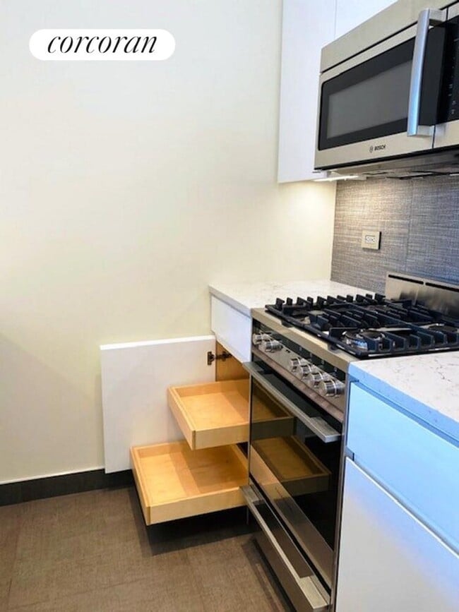 Photo - 305 E 63rd St