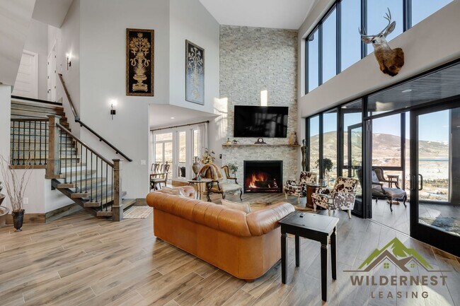 332 Lake View Dr