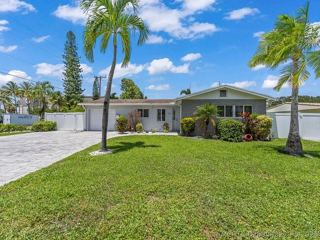Photo - 801 SE 14th St