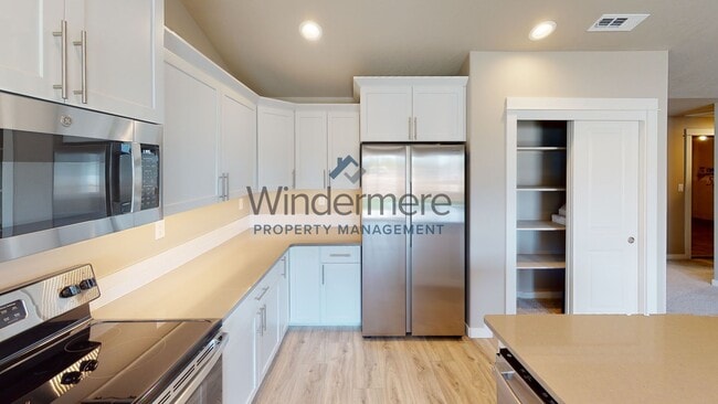 Photo - 1493 Theresa Ave