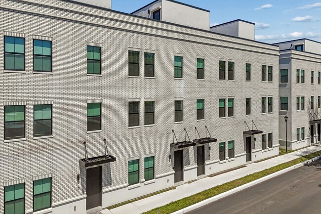 Photo - New Construction Townhome For Lease downtown Tampa, Ybor City, Gas Worx