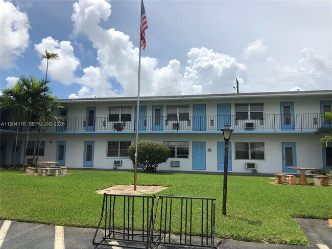 Photo - 1836 Arthur St Unidad 20