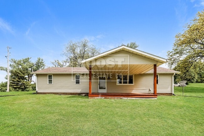 Building Photo - Three Bedroom Two Bath Single Family Home!