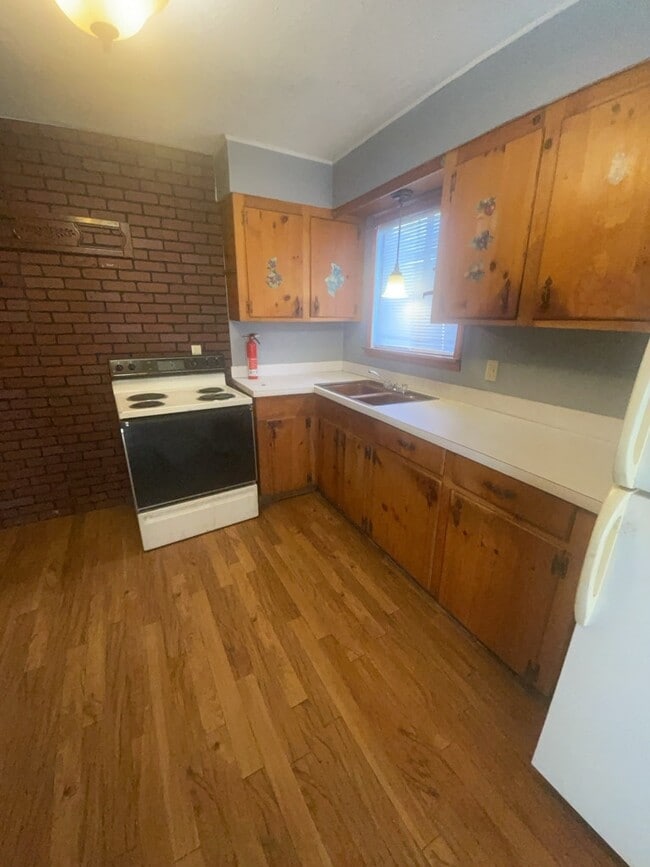 Photo - 3655 Horton St