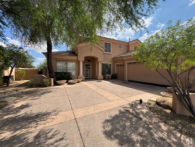 Building Photo - 533 W Desert Flower Ln Rental