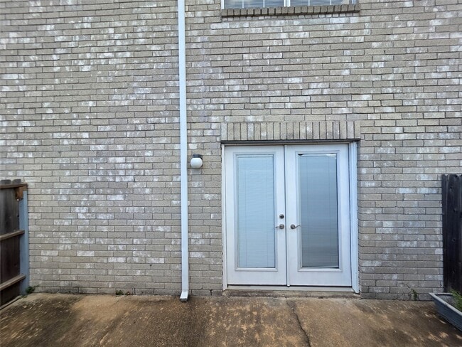 Photo - 7663 Cambridge St Unidad True