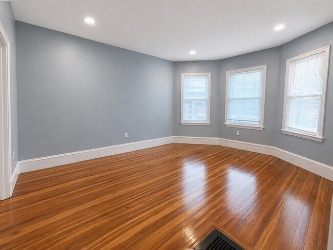 Photo - 9 Nightingale St Unit 2