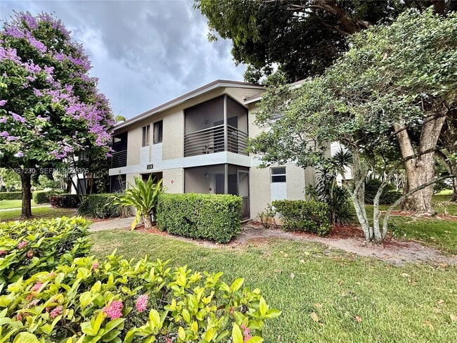 Building Photo - 114 Gardens Dr Unit 104