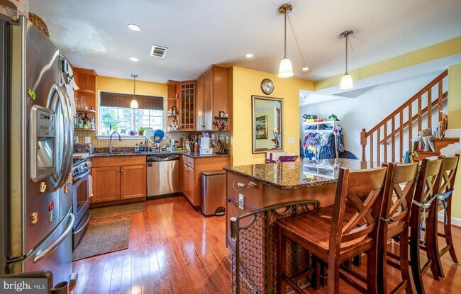 Photo - 4173 S Four Mile Run Dr