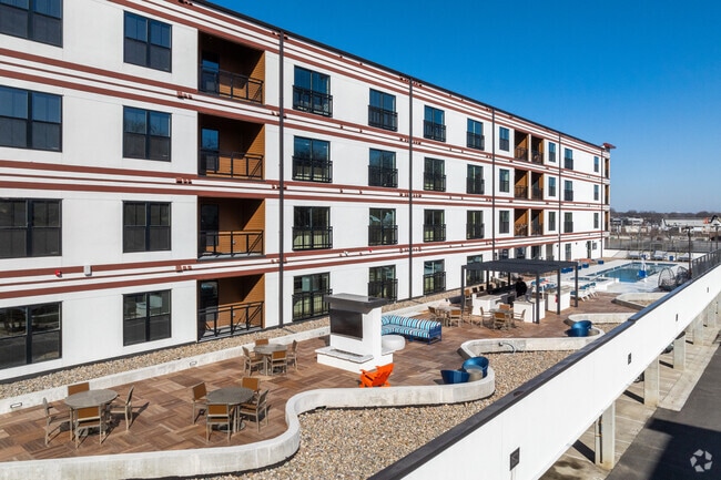 Outdoor Terrace, Heated Pool, Hot Tub, Outdoor Kitchen