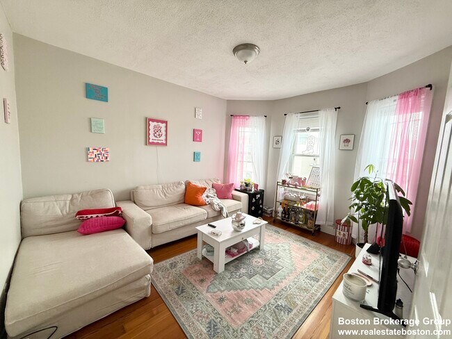 Photo - 17 Sachem St Unit 3