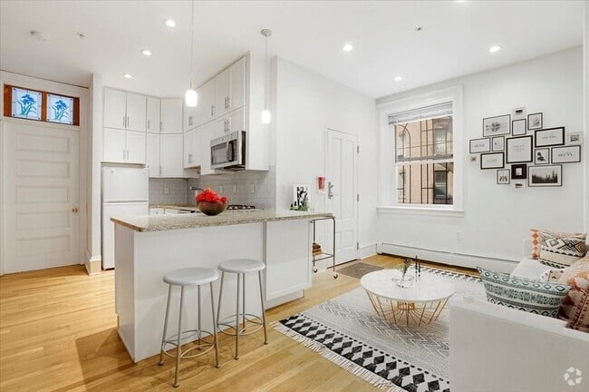 Building Photo - 31 Massachusetts Ave Unit 1-2 Rental