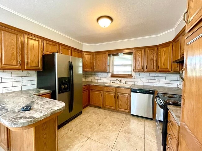 Photo - 1420 Windsor Dr
