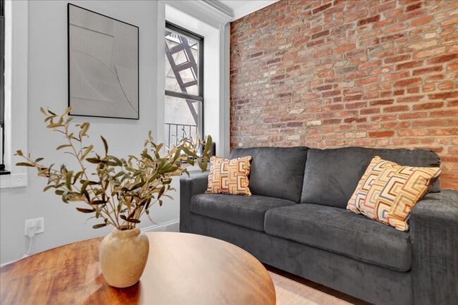 Photo - 346 E 18th St Apartment Unit ID1254596P