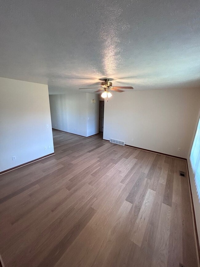 Photo - 963 Vos St Unidad 963