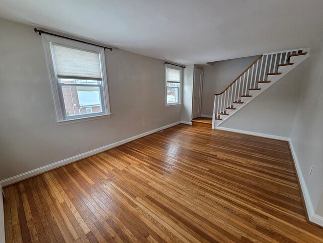 Photo - 204 Greenbriar Ln