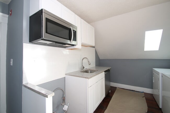 Photo - 168 Chatham St Unit 3rd Fl