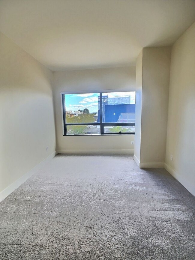 Photo - Fantastic 2 Bedroom/2 Bathroom Condo For R... Unit 503