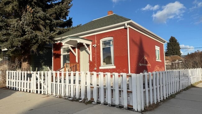 Building Photo - 678 S Dakota St