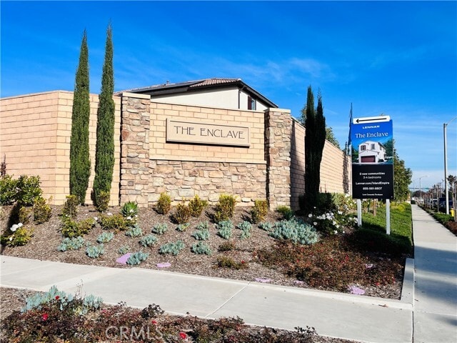 Building Photo - 2031 Divine Arroyo