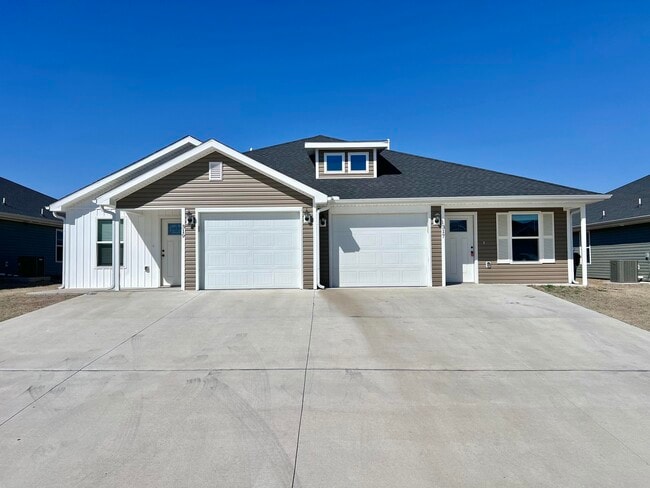 Building Photo - 319 Alex Jordan Dr.