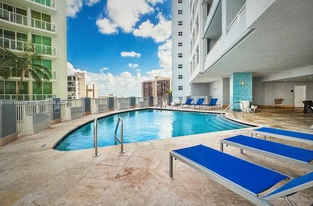 Building Photo - 170 SE 14th St Unit 1203