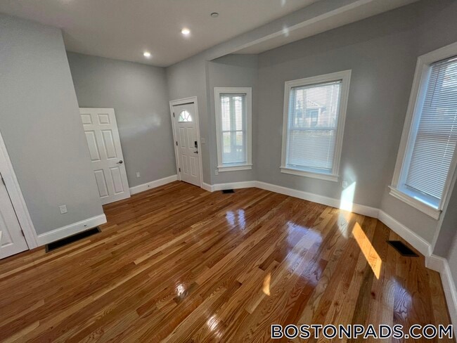 Photo - 29 Alpine St Unit 1