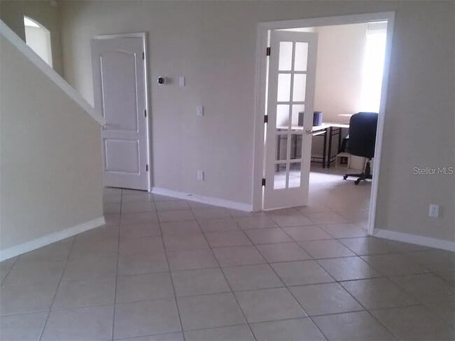 Building Photo - 15117 Searobbin Dr