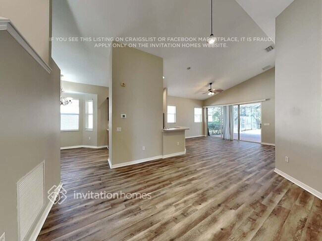 Photo - 6627 Tailfeather Way