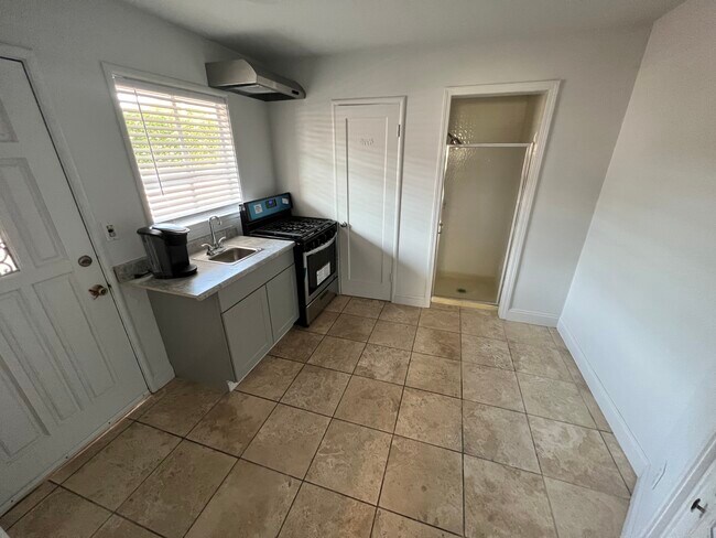 Photo - 2220 S Bascom Ave