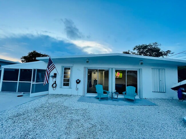 Building Photo - 237 2nd Rd