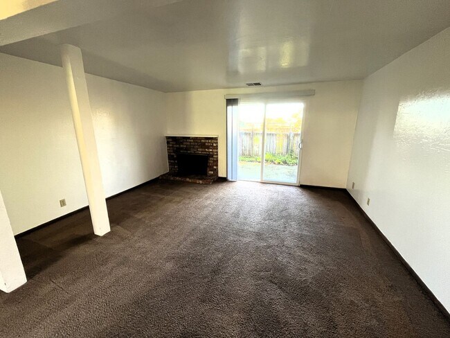 Photo - 841 Bayside Rd Unit (1X) 841 Bayside #31 [PRM: Henry]