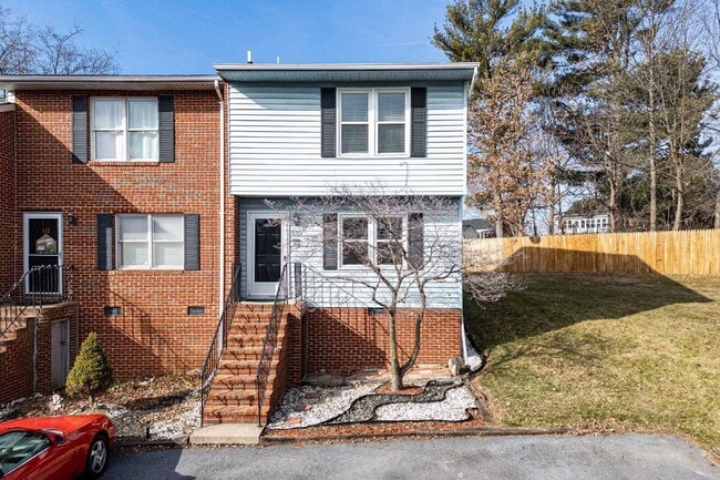 Building Photo - 830 Vine St