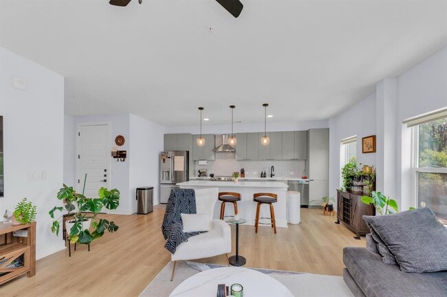 Photo - 2500 Longview St Unit 323