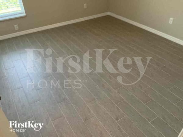 Photo - 920 NW Juanita Pl