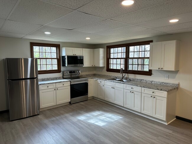 Building Photo - 1230 Stonewall Jackson Dr Unit Merritt Residence