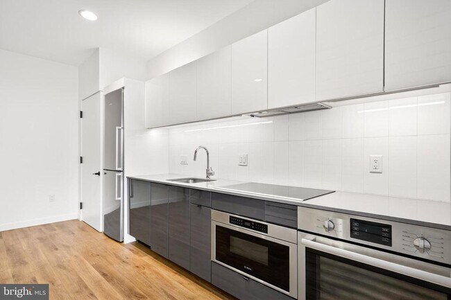 Photo - 57 N St NW Unidad 302