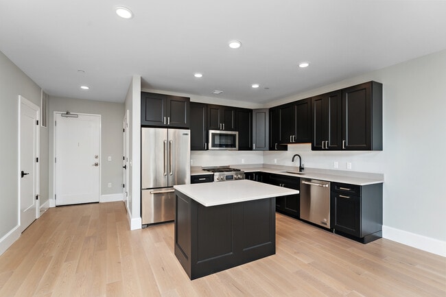 Building Photo - 350 Oliver Ave Unit 1005