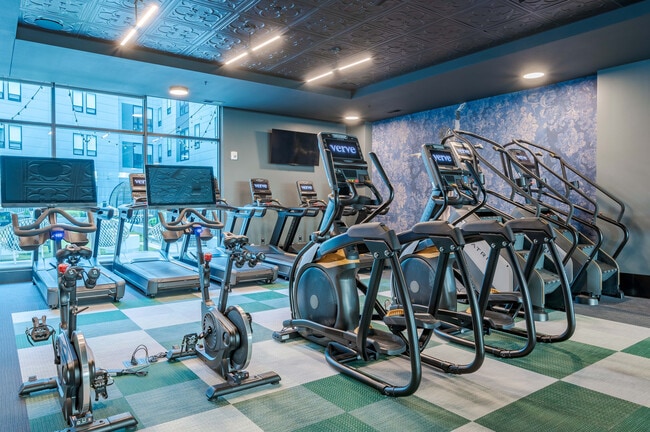 24/7 Fitness Center