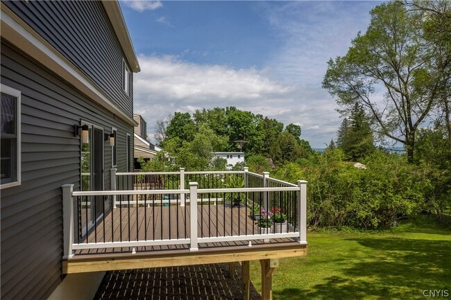 Photo - 8 Terrace Hill Dr